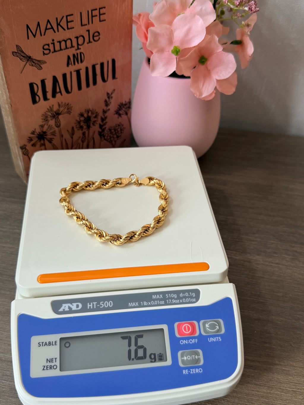 18karat gold twist hand chain
