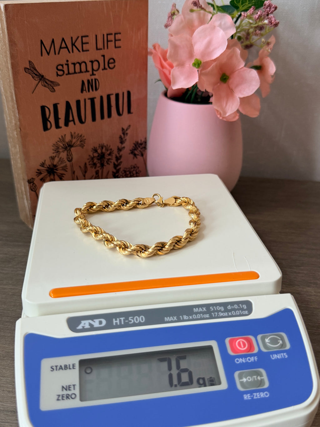 18karat gold twist hand chain