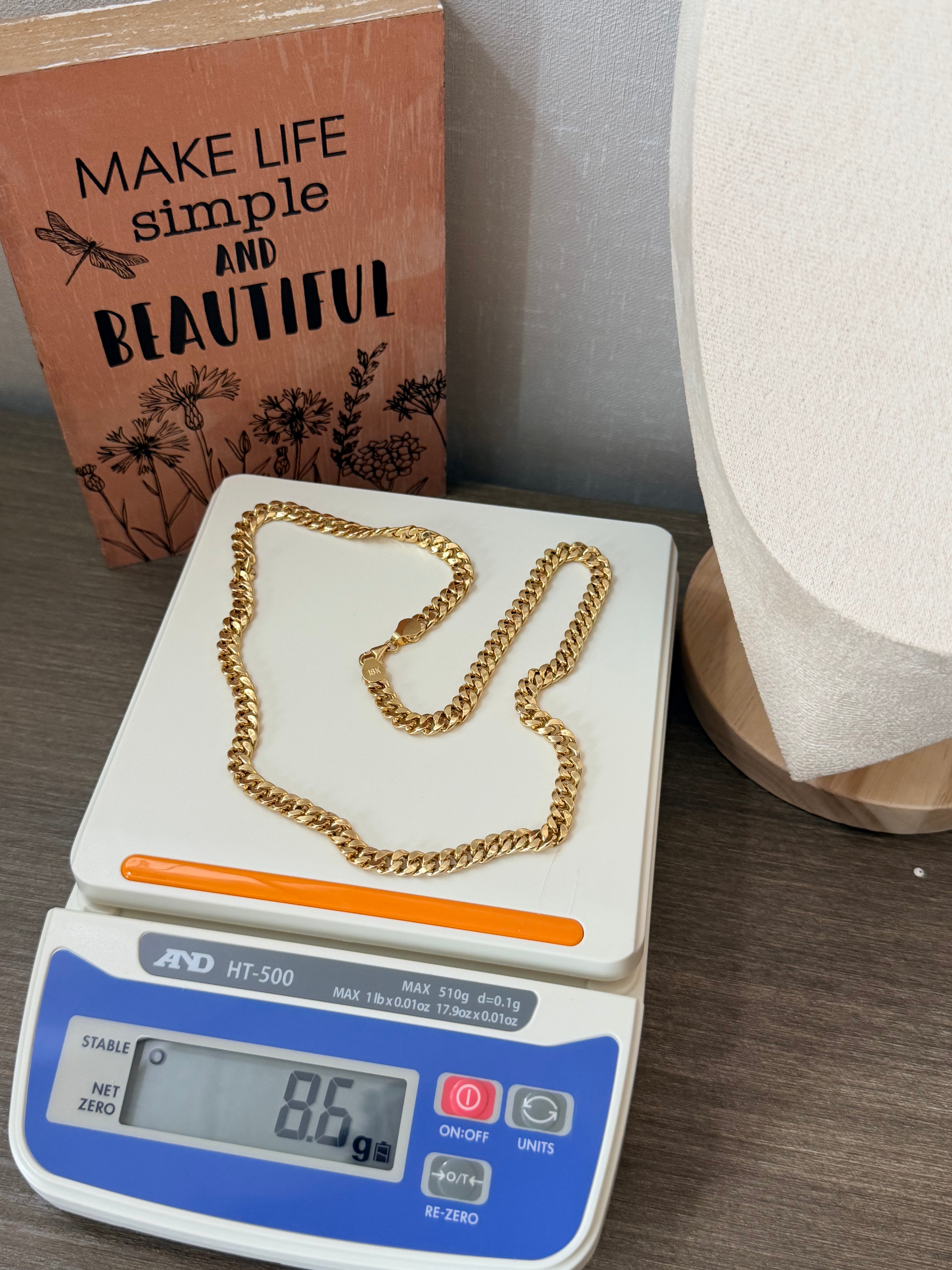 18karat gold Cuban chain (20 inches )8.54gram