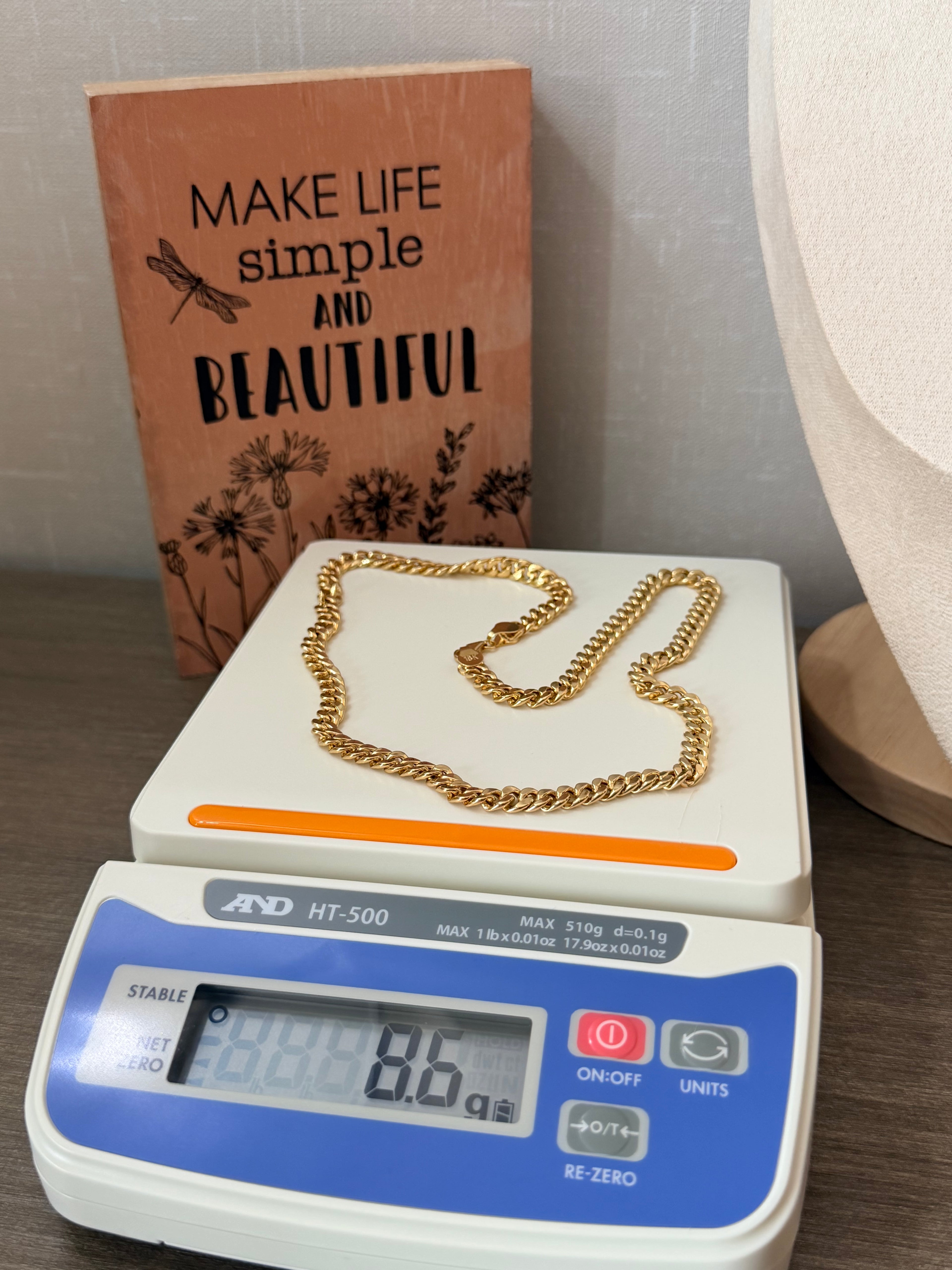 18karat gold Cuban chain (20 inches )8.54gram